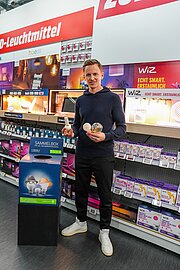 Sportmoderator Jochen Breyer setzt sich für Licht-Recycling ein